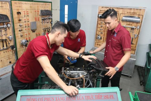 khoa co khi dien dien tu o to gui sinh vien di trao doi cac chuong trinh dao tao ngan han tai nhat ban