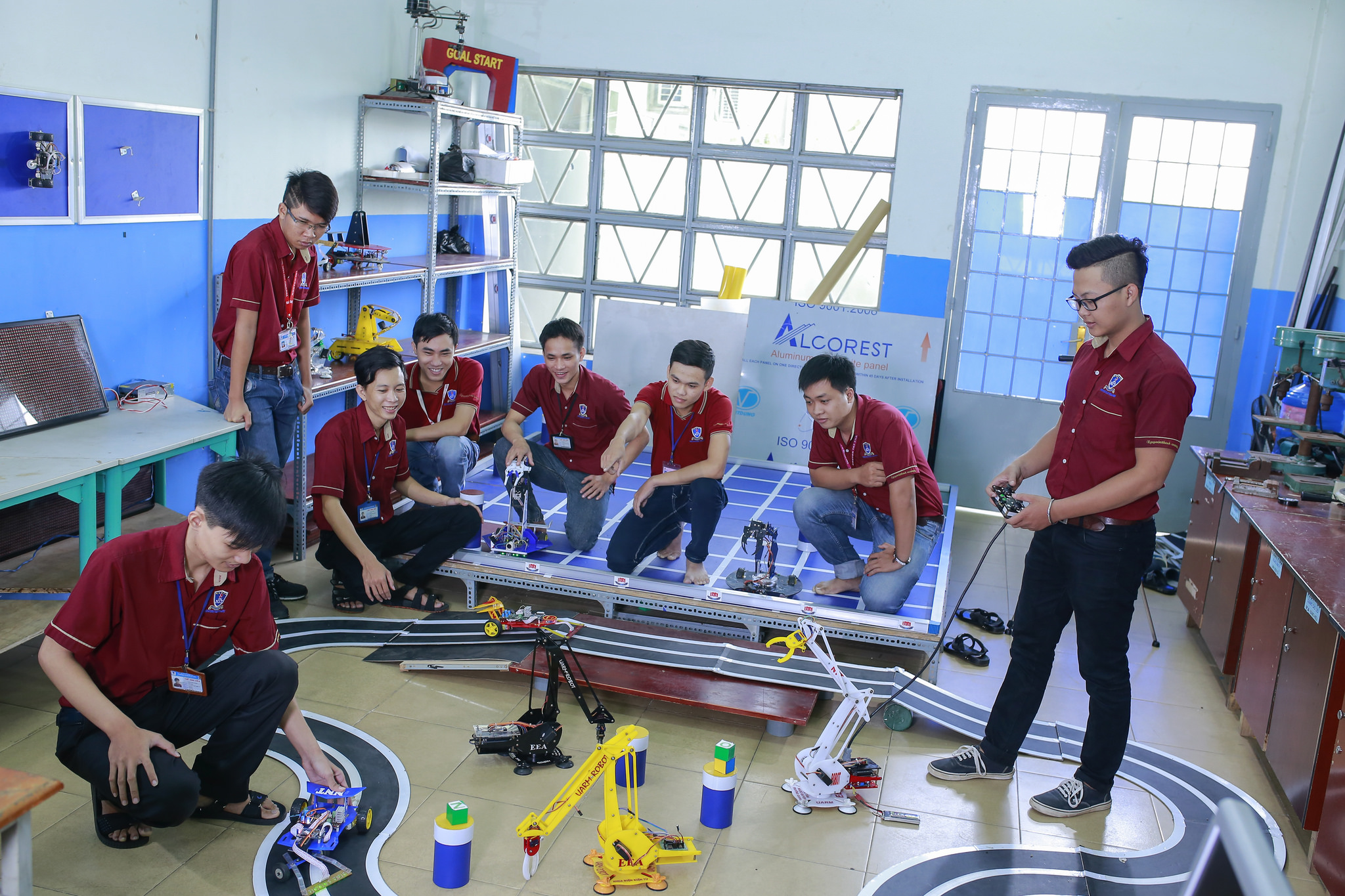 nttu_ky20thuat20dien20dien20tu20hoc20gi20ra20truong20lam20gi201