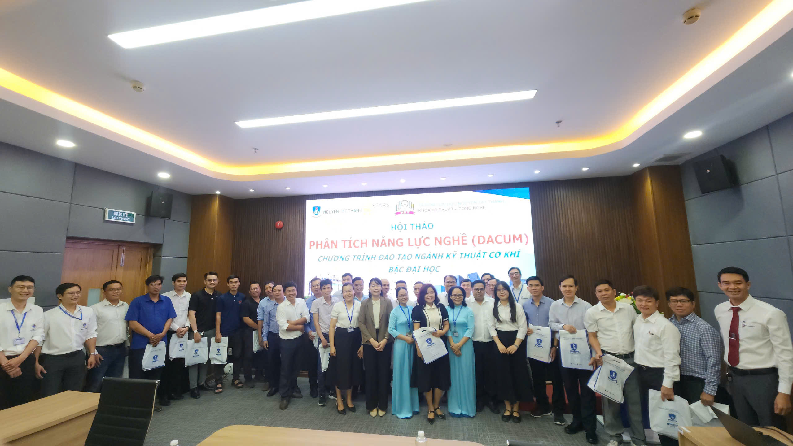 Giảng viên khoa Kỹ thuật - Công nghệ NTTU